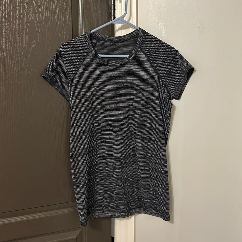 Lululemon Swiftly tech short sleeve shirt- Black/White (size 8)